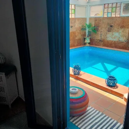 Rosa Meravigliosa Con Piscina Interna *